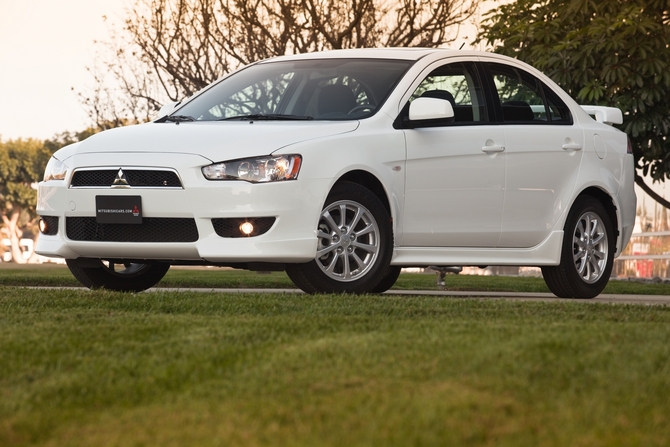 Mitsubishi Lancer ES Mitsubishi Lancer ES