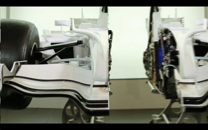 Demorou dois anos para que os engenheiros da Sauber conseguissem cortar ao meio um F1 Demorou dois anos para que os engenheiros da Sauber conseguissem cortar ao meio um F1