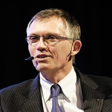 Carlos Tavares pode substituir Carlos Goshn no cargo de CEO da Nissan Carlos Tavares pode substituir Carlos Goshn no cargo de CEO da Nissan