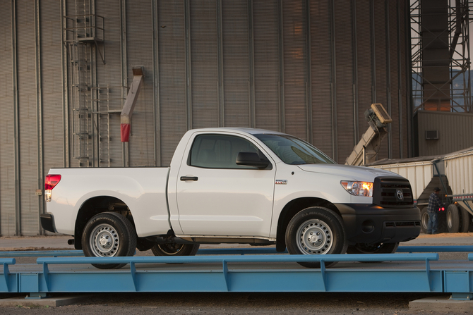 Toyota Tundra Tundra-Grade 5.7L Long Bed Toyota Tundra Tundra-Grade 5.7L Long Bed