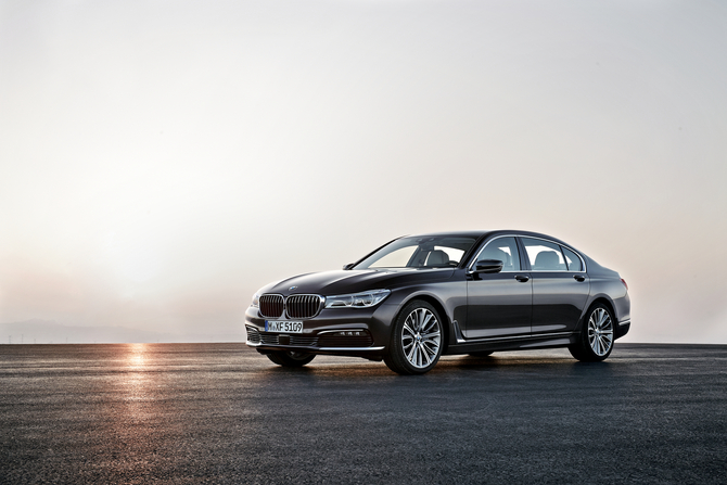 The new model will reach the market in October and has official presentation scheduled for the Frankfurt Motor Show The new model will reach the market in October and has official presentation scheduled for the Frankfurt Motor Show
