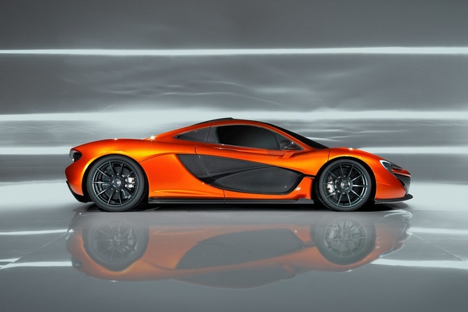 From the side the passenger compartment looks quite large From the side the passenger compartment looks quite large