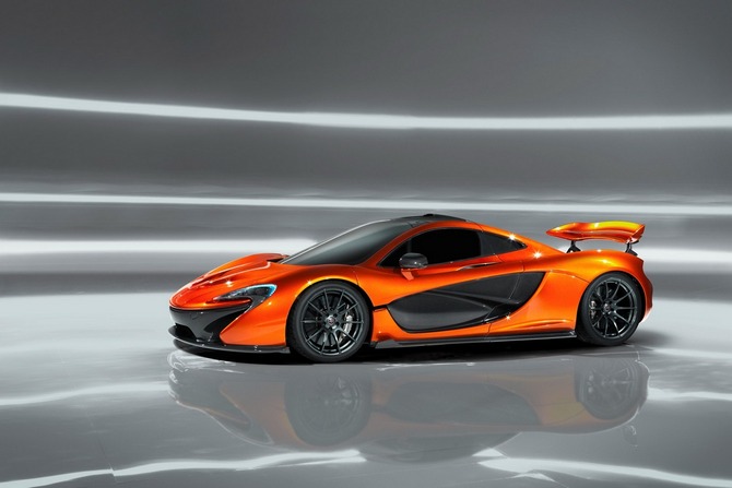The wing includes a movable element like the MP4-12C The wing includes a movable element like the MP4-12C