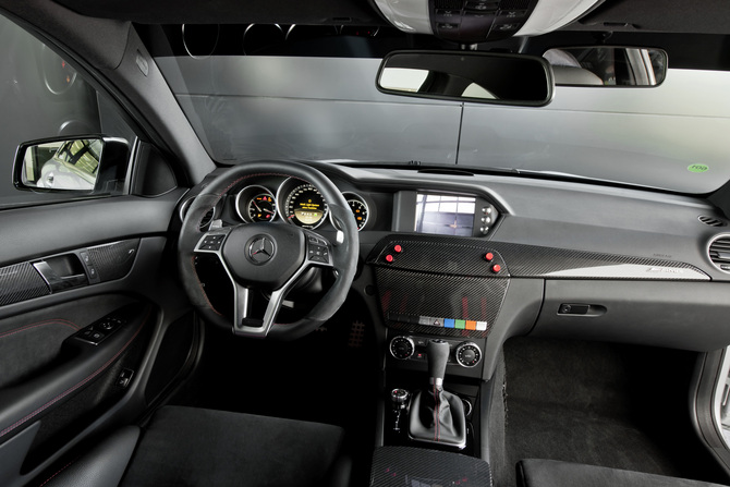 The interior has a large rear-facing camera that shows the driver the cars behind him The interior has a large rear-facing camera that shows the driver the cars behind him