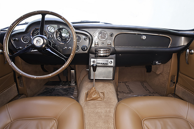 Aston Martin DB6 Vantage Aston Martin DB6 Vantage