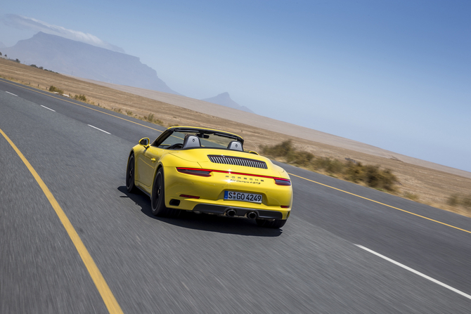 Porsche 911 Carrera 4 GTS Cabriolet Porsche 911 Carrera 4 GTS Cabriolet
