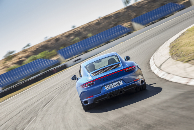 Porsche 911 Carrera 4 GTS Porsche 911 Carrera 4 GTS
