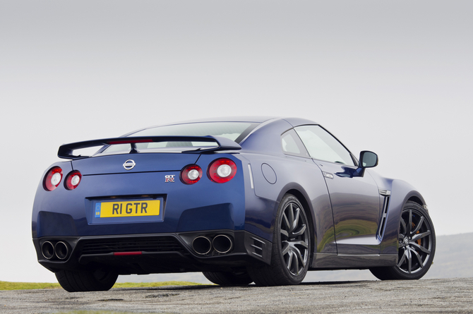 Nissan GT-R Coupe 3.8 V6 Nissan GT-R Coupe 3.8 V6