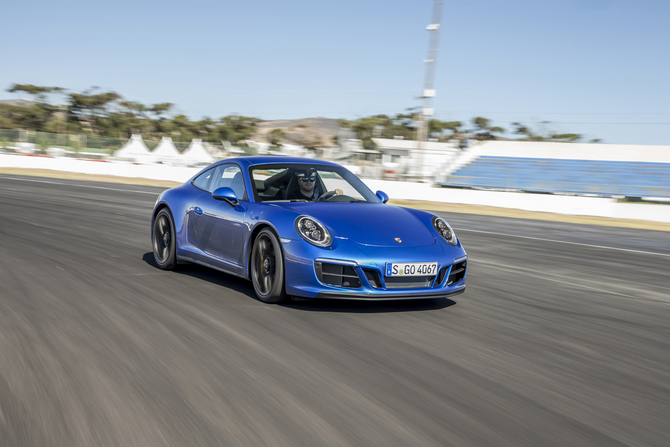 Porsche 911 Carrera 4 GTS Porsche 911 Carrera 4 GTS