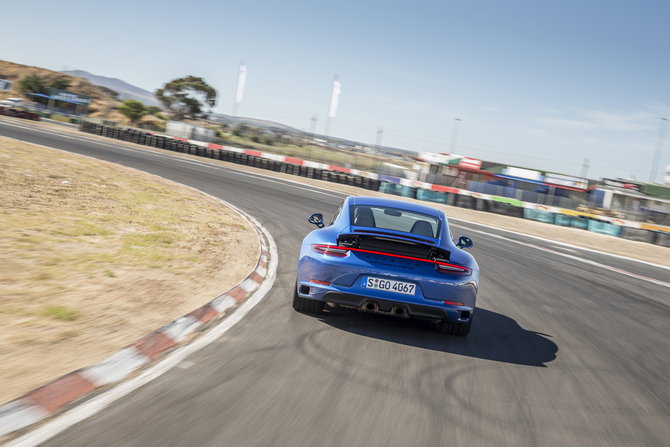 Porsche 911 Carrera 4 GTS PDK Porsche 911 Carrera 4 GTS PDK