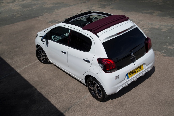 Peugeot 108 TOP Allure 1.2 Pure Tech Peugeot 108 TOP Allure 1.2 Pure Tech