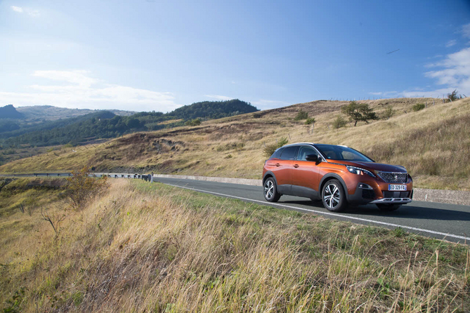 Peugeot 3008 Active 1.6 BlueHDI Peugeot 3008 Active 1.6 BlueHDI