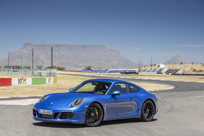 Porsche 911 Carrera 4 GTS PDK Porsche 911 Carrera 4 GTS PDK