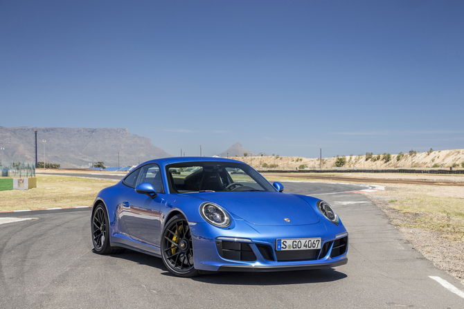 Porsche 911 Carrera 4 GTS PDK Porsche 911 Carrera 4 GTS PDK