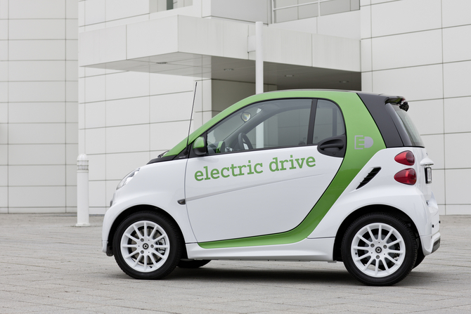 Zero-emission electric smart fortwo on the way Zero-emission electric smart fortwo on the way