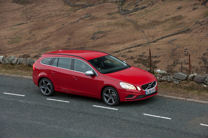 Volvo V60 2.0 D3 R-Design Start/Stop Volvo V60 2.0 D3 R-Design Start/Stop