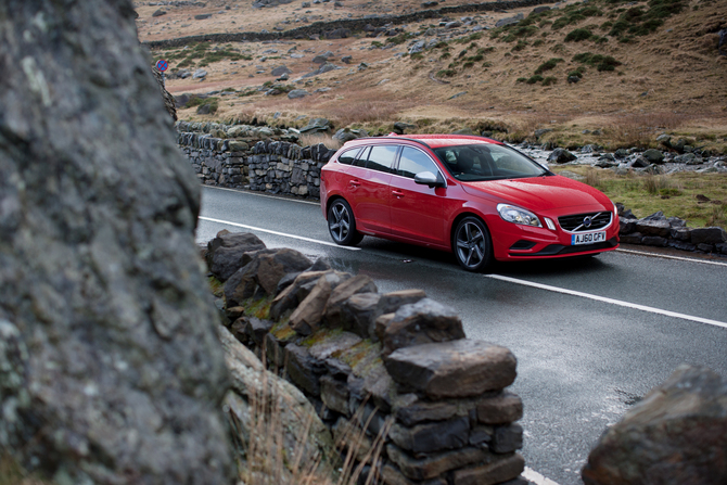 Volvo V60 2.0 D3 R-Design Premium Start/Stop Volvo V60 2.0 D3 R-Design Premium Start/Stop