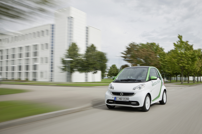 Zero-emission electric smart fortwo on the way Zero-emission electric smart fortwo on the way