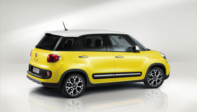 Fiat 500L Trekking 1.6 Multijet II Fiat 500L Trekking 1.6 Multijet II