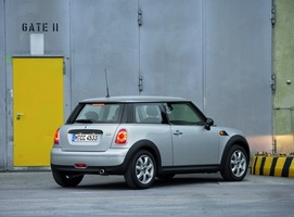 MINI (BMW) One