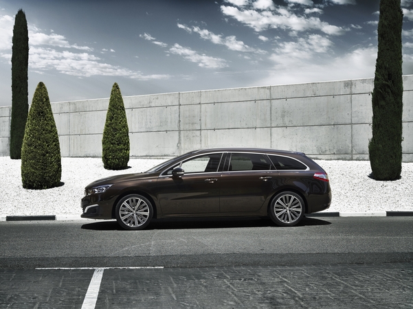 Peugeot 508 SW 2.2 GT HDi Peugeot 508 SW 2.2 GT HDi