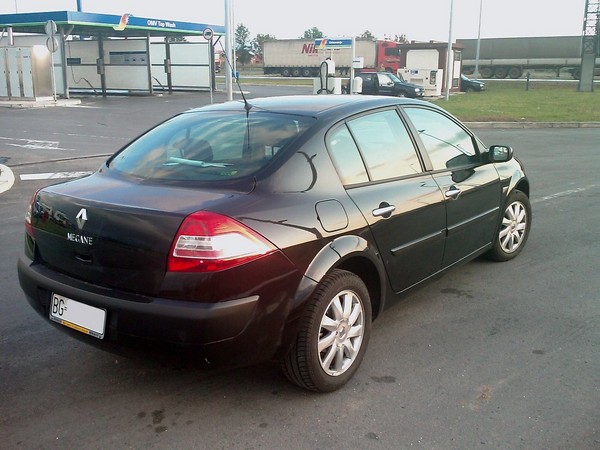 Renault Megane II Sport Sedan 15 dCi share tell a friend