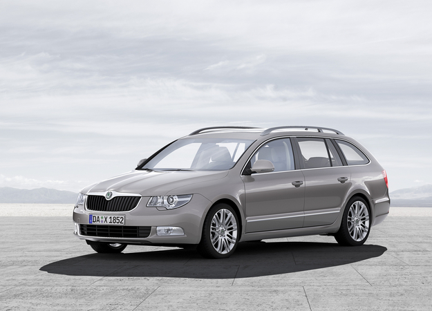 Skoda Superb Combi 1.6 TDI Skoda Superb Combi 1.6 TDI