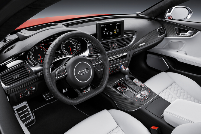 Inside Audi made changes in the instrument panel, the paddles and the air outlet controls Inside Audi made changes in the instrument panel, the paddles and the air outlet controls