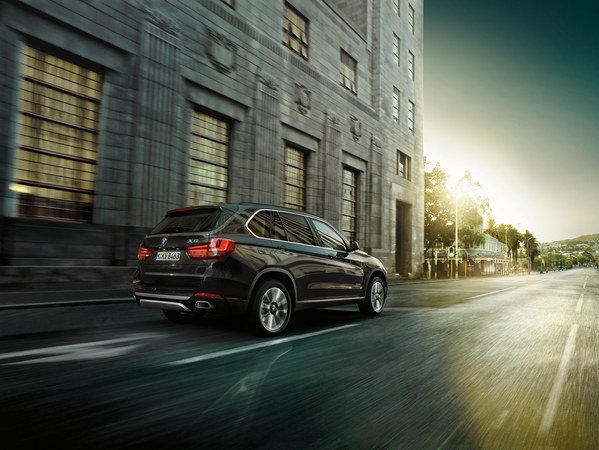 The X5 Security Plus is based on the X5 xDrive50i The X5 Security Plus is based on the X5 xDrive50i