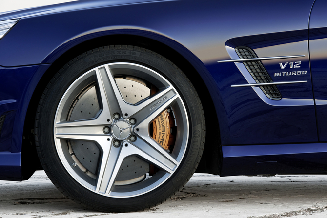 Mercedes SL65 AMG com Biturbo V12 no topo da gama Mercedes SL65 AMG com Biturbo V12 no topo da gama