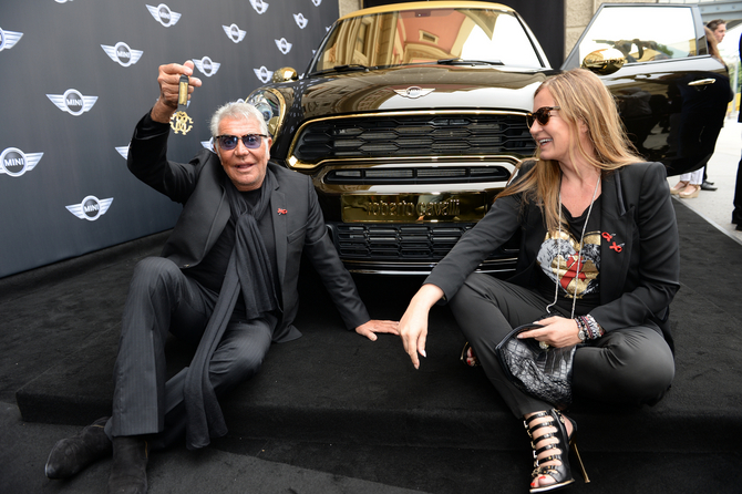 Roberto und Eva Cavalli enthüllen Life Ball MINI 2013 Roberto und Eva Cavalli enthüllen Life Ball MINI 2013