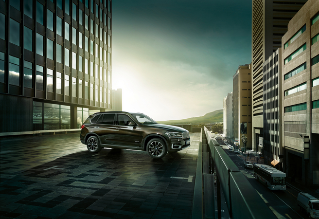 It is equipped with a 450hp V8 4.4-liter engine It is equipped with a 450hp V8 4.4-liter engine