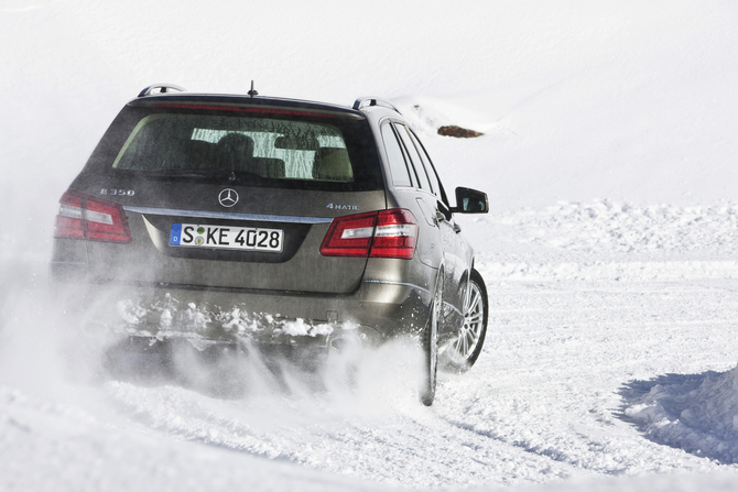 Mercedes-Benz E Station 350 CDI 265hp BE 4Matic Auto Mercedes-Benz E Station 350 CDI 265hp BE 4Matic Auto