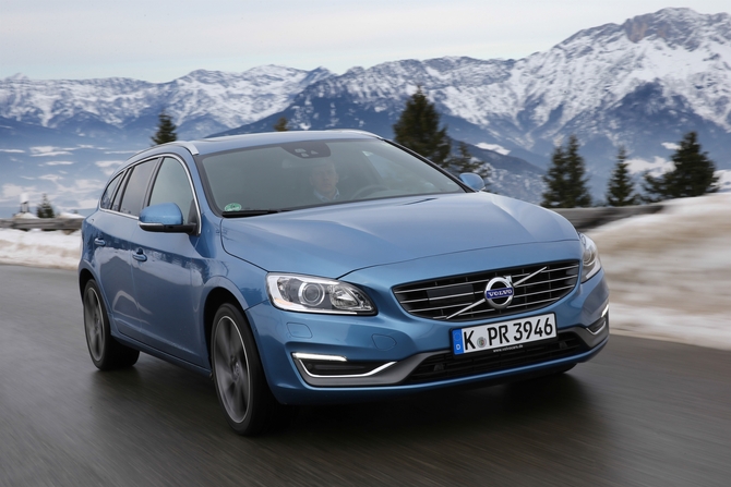 Volvo V60 D2 Momentum DRIVe Geartronic Volvo V60 D2 Momentum DRIVe Geartronic