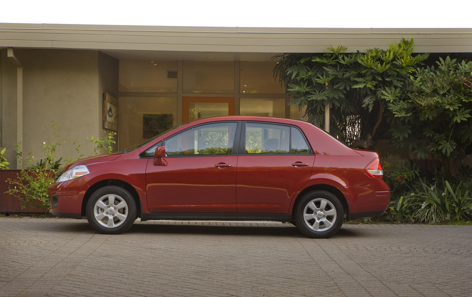 Nissan Versa Sedan. Nissan Versa Sedan 1.6