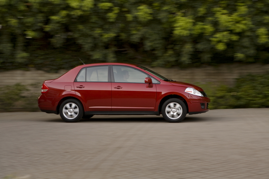 Nissan Versa Sedan. Nissan Versa Sedan 1.6 Base