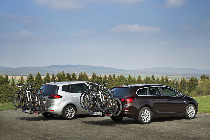 The rack is available on the Zafira Tourer and Astra Sports Tourer The rack is available on the Zafira Tourer and Astra Sports Tourer