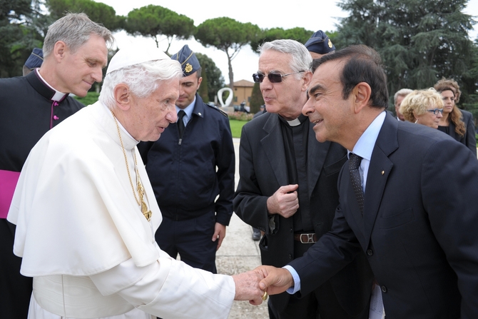 The cars were presented by Renault CEO Carlos Ghosn The cars were presented by Renault CEO Carlos Ghosn