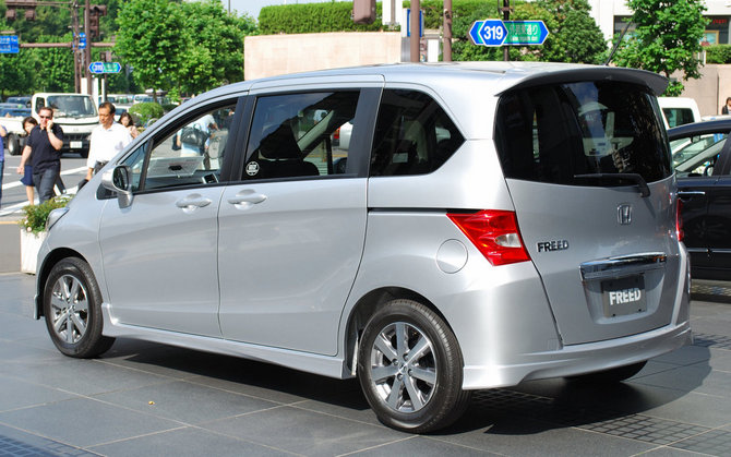 Honda Freed 4WD Honda Freed 4WD