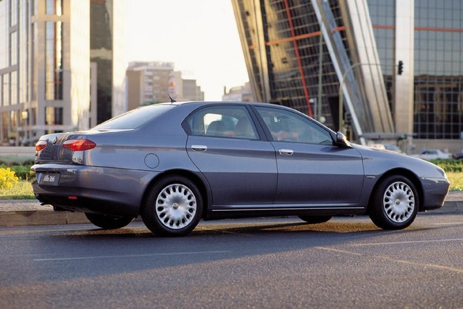 Alfa Romeo 166 2.0 Twin Spark Alfa Romeo 166 2.0 Twin Spark