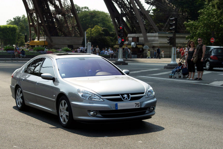 Peugeot 607 2.2 HDi 1 photo and 61 specs