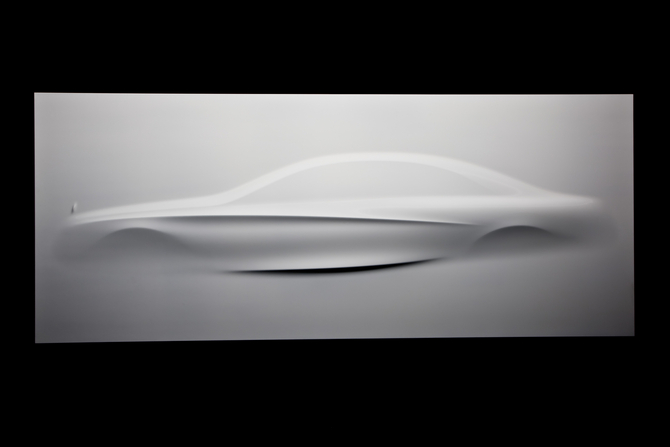 A Mercedes irá projetar imagens que irão desvendar um pouco da forma do carro A Mercedes irá projetar imagens que irão desvendar um pouco da forma do carro