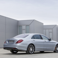 The extra-long wheelbase version may carry the Maybach name