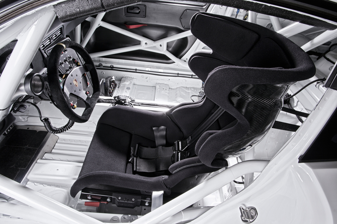 Porsche redesigned the front seat to hold drivers better Porsche redesigned the front seat to hold drivers better