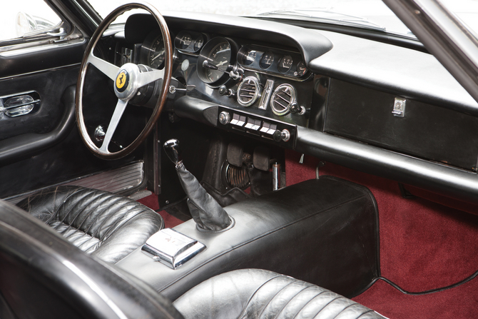 Ferrari 330 GT 2+2 Ferrari 330 GT 2+2
