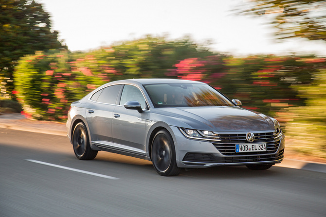 Volkswagen Arteon 2.0 TDI DSG R-Line Volkswagen Arteon 2.0 TDI DSG R-Line