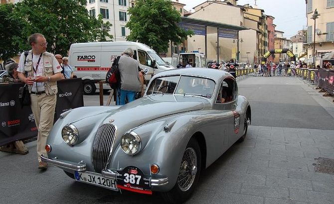 Jaguar XK 120 FHC Jaguar XK 120 FHC