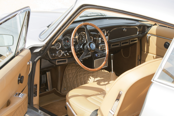 Aston Martin DB6 Aston Martin DB6