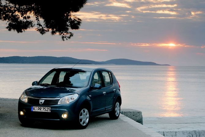 Dacia Sandero 1.6 MPI 85 Lauréate Dacia Sandero 1.6 MPI 85 Lauréate