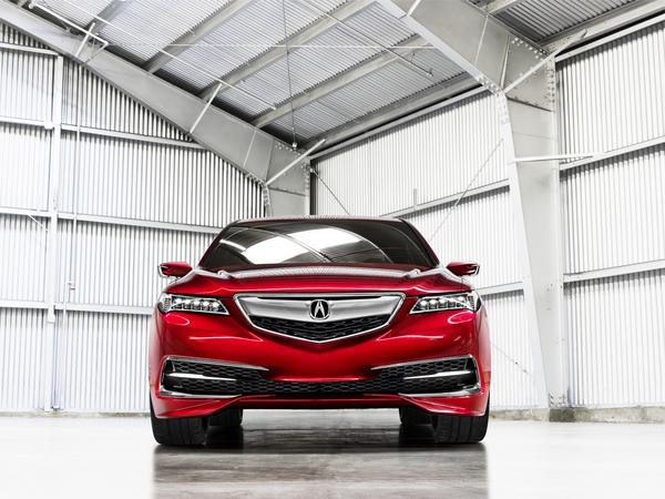 O carro é ligeiramente mais curto do que o TL, mas tem a mesma distância entre eixos O carro é ligeiramente mais curto do que o TL, mas tem a mesma distância entre eixos